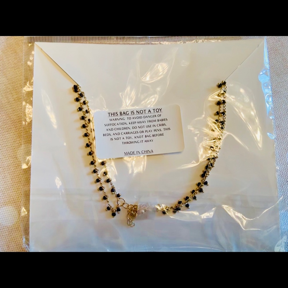 Gold Chain Necklace with little stones - Picture 3 of 3